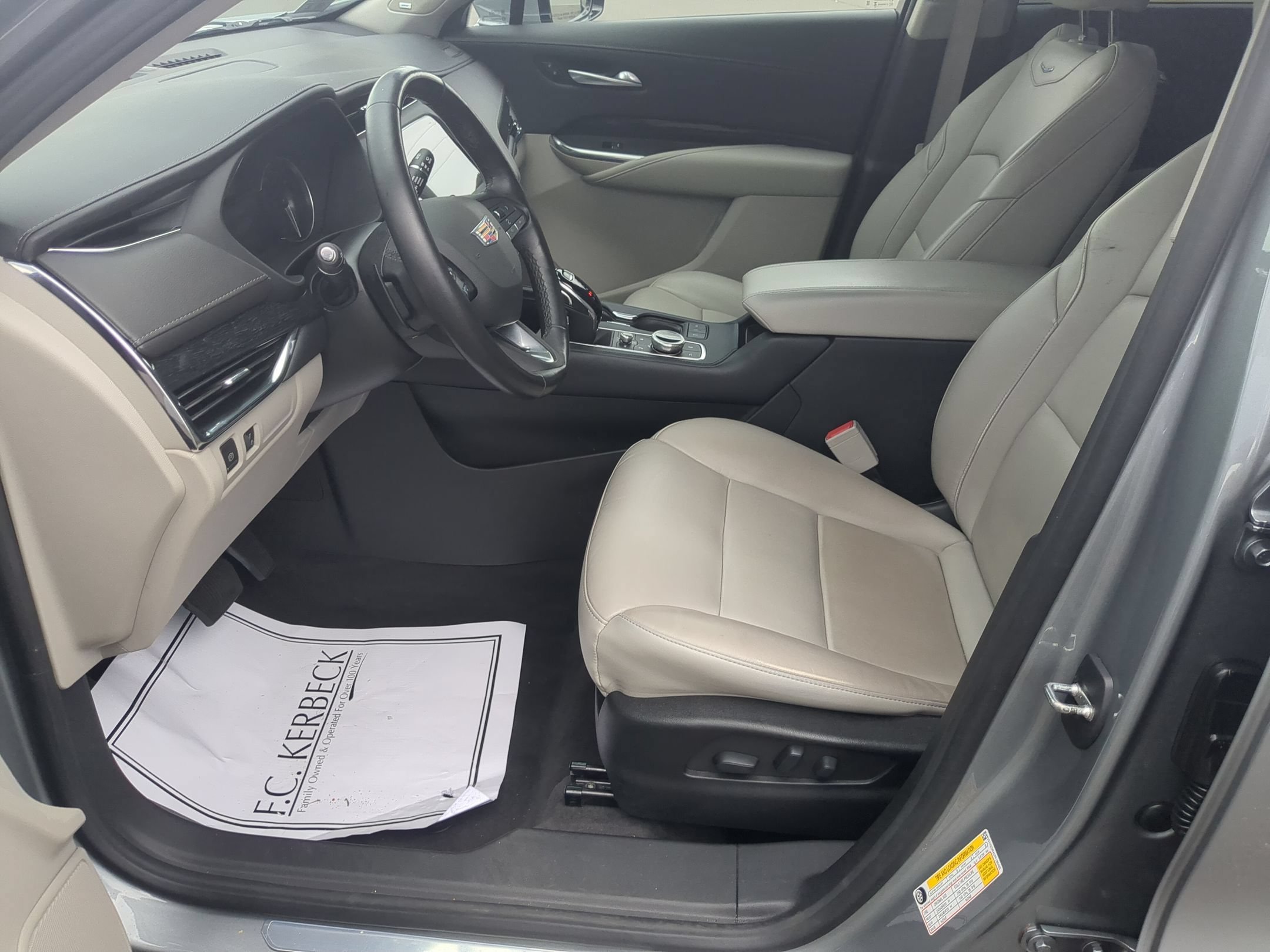 Certified 2023 Cadillac XT4 Premium Luxury w/ Cold Weather Package AWD/4WD image 18