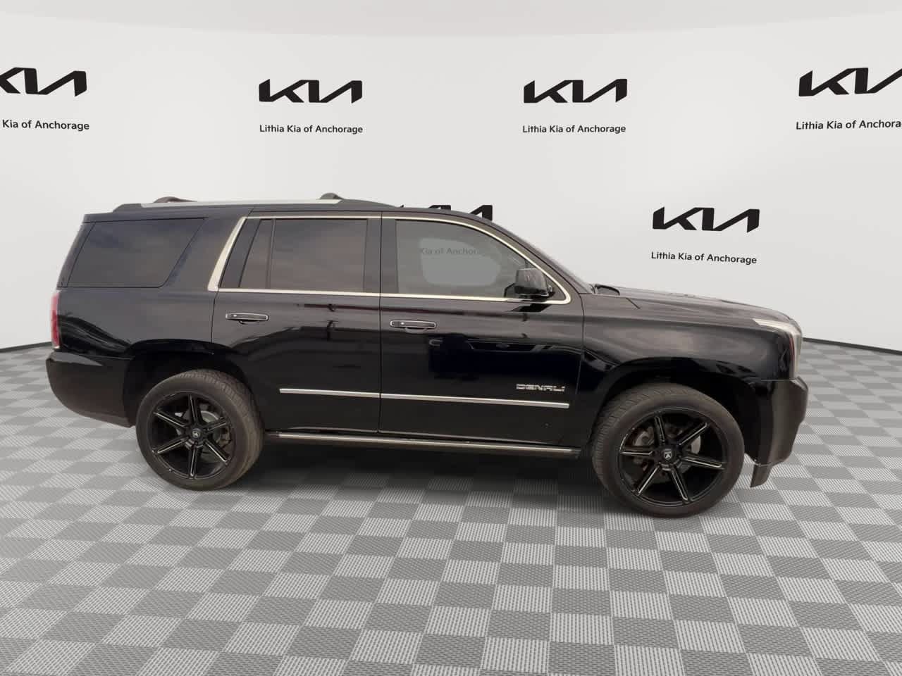 Used 2019 GMC Yukon Denali AWD/4WD image 3