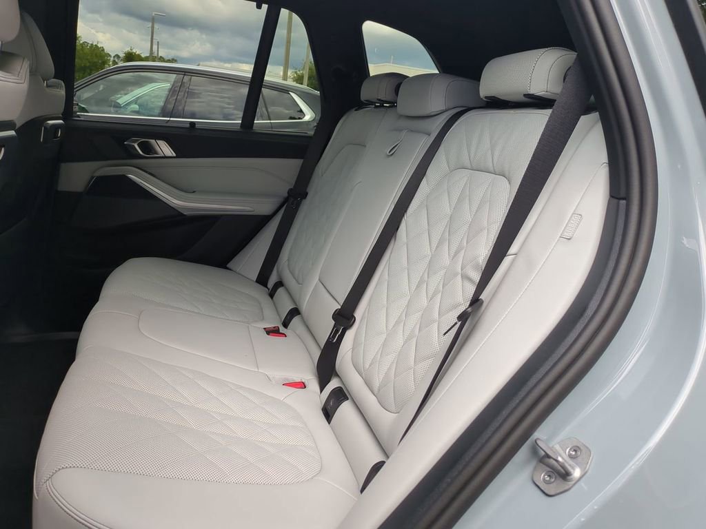 New 2026 BMW X5 xDrive40i w/ Executive Package image 13