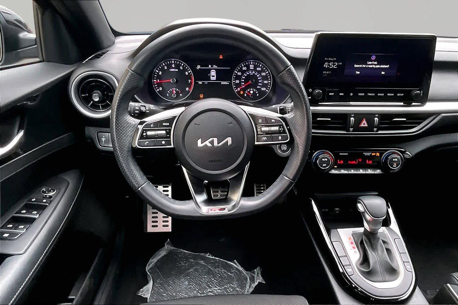 Used 2023 Kia Forte GT-Line w/ GT-Line Premium Package FWD image 6