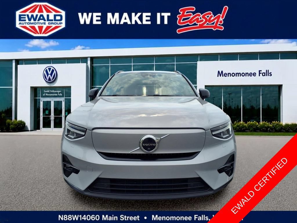Used 2023 Volvo XC40 Recharge Plus AWD/4WD image 2
