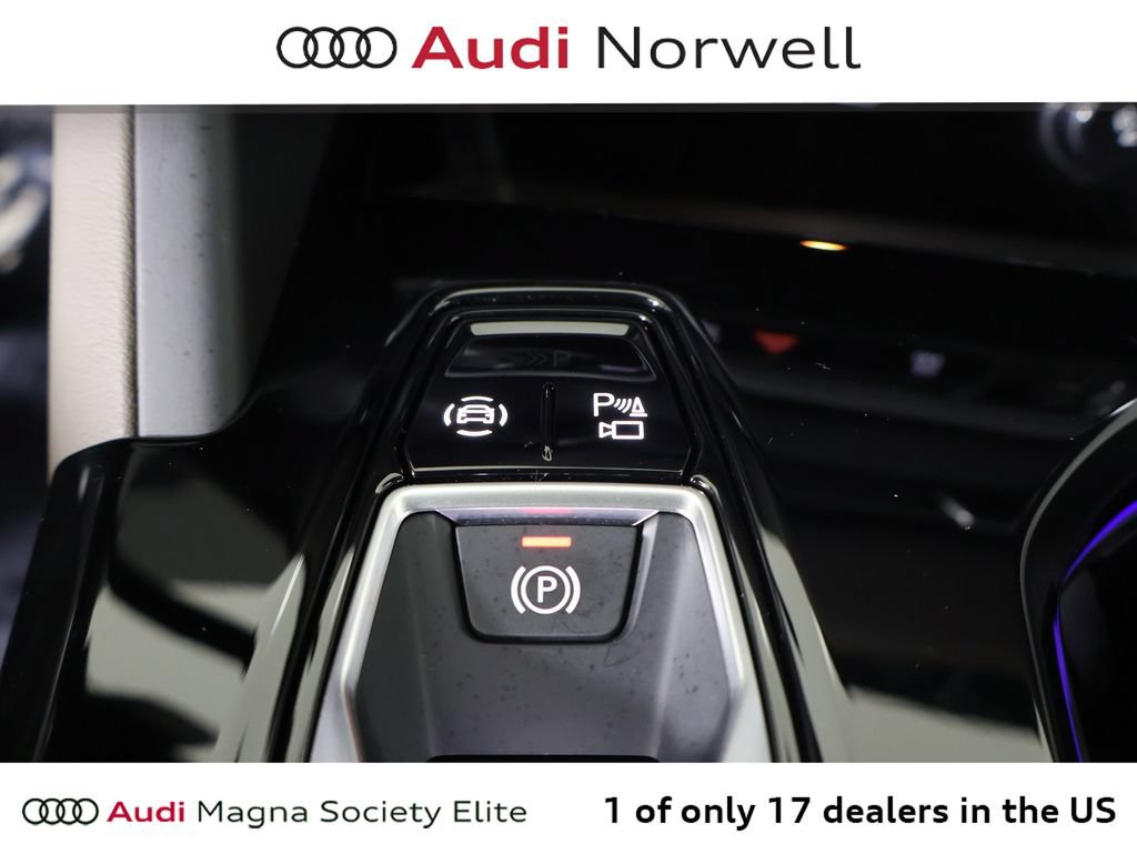 Used 2025 Audi Q5 Premium Plus w/ Premium Plus AWD/4WD image 5