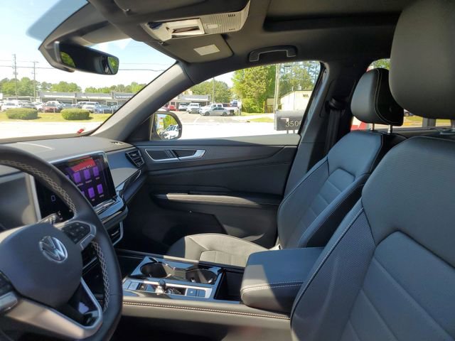 Used 2025 Volkswagen Atlas Cross Sport SEL image 17