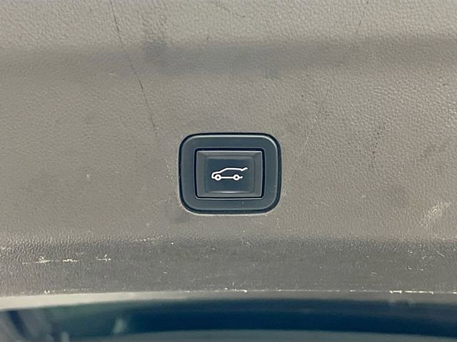 Used 2022 GMC Yukon XL SLT w/ SLT Luxury Package image 29