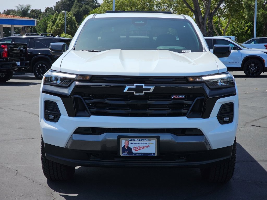 New 2026 Chevrolet Colorado Z71 w/ Midnight Edition AWD/4WD image 3