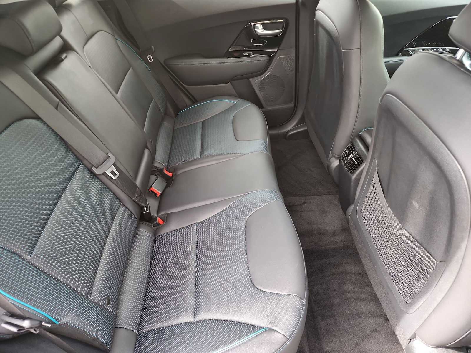 Used 2022 Kia Niro EX Premium image 16