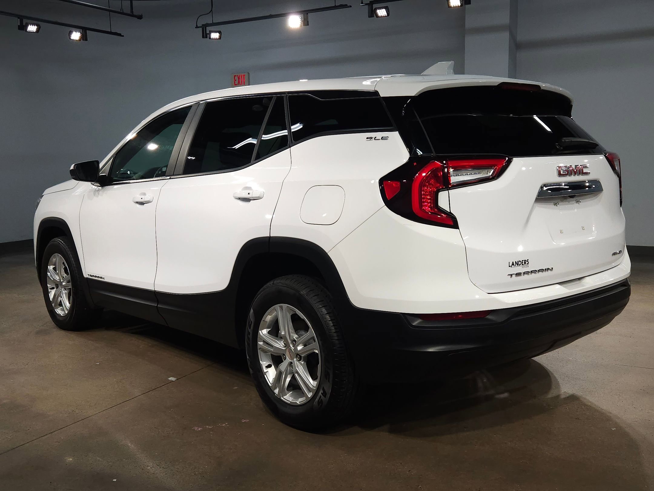 Used 2024 GMC Terrain SLE image 5