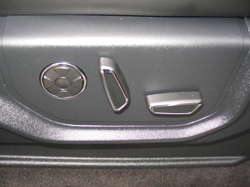 Used 2020 Ford F150 Platinum w/ Equipment Group 701A Luxury image 23