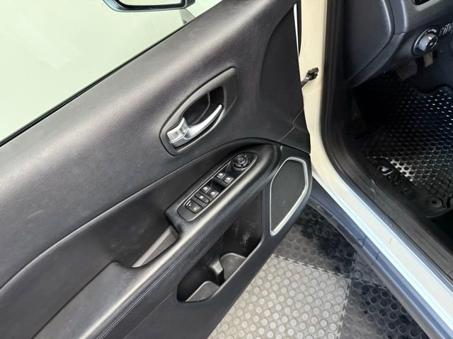 Used 2020 Jeep Compass Latitude image 13