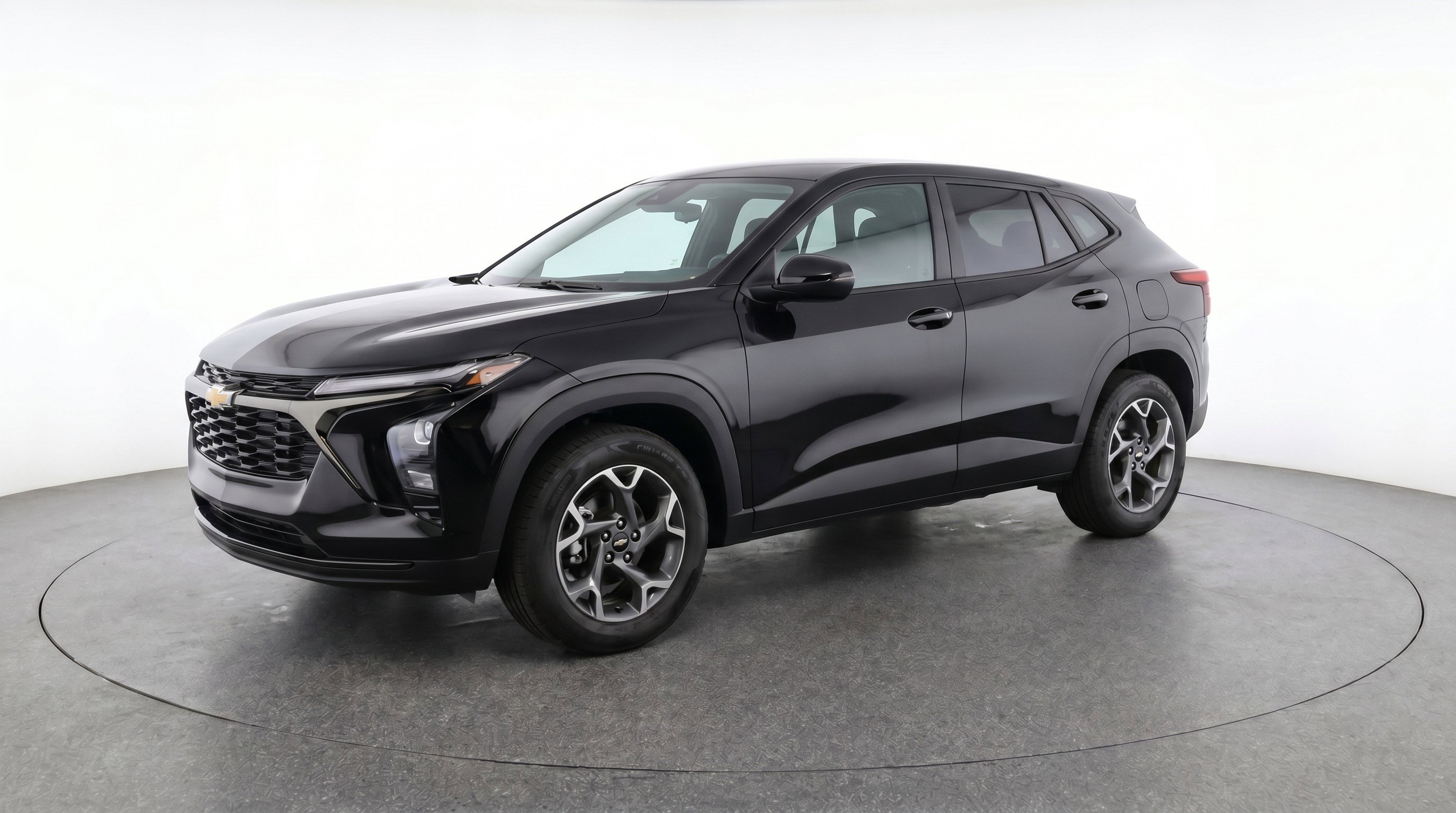 Used 2025 Chevrolet Trax LT FWD image 3