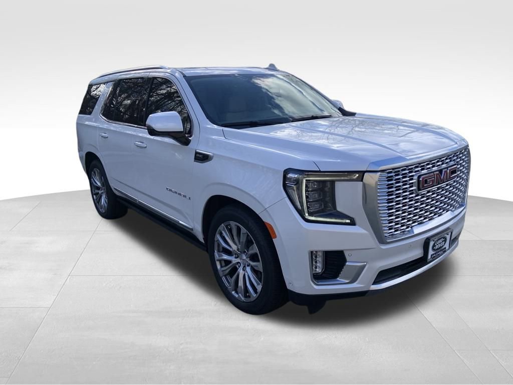 Used 2024 GMC Yukon Denali w/ Advanced Technology Package image 3