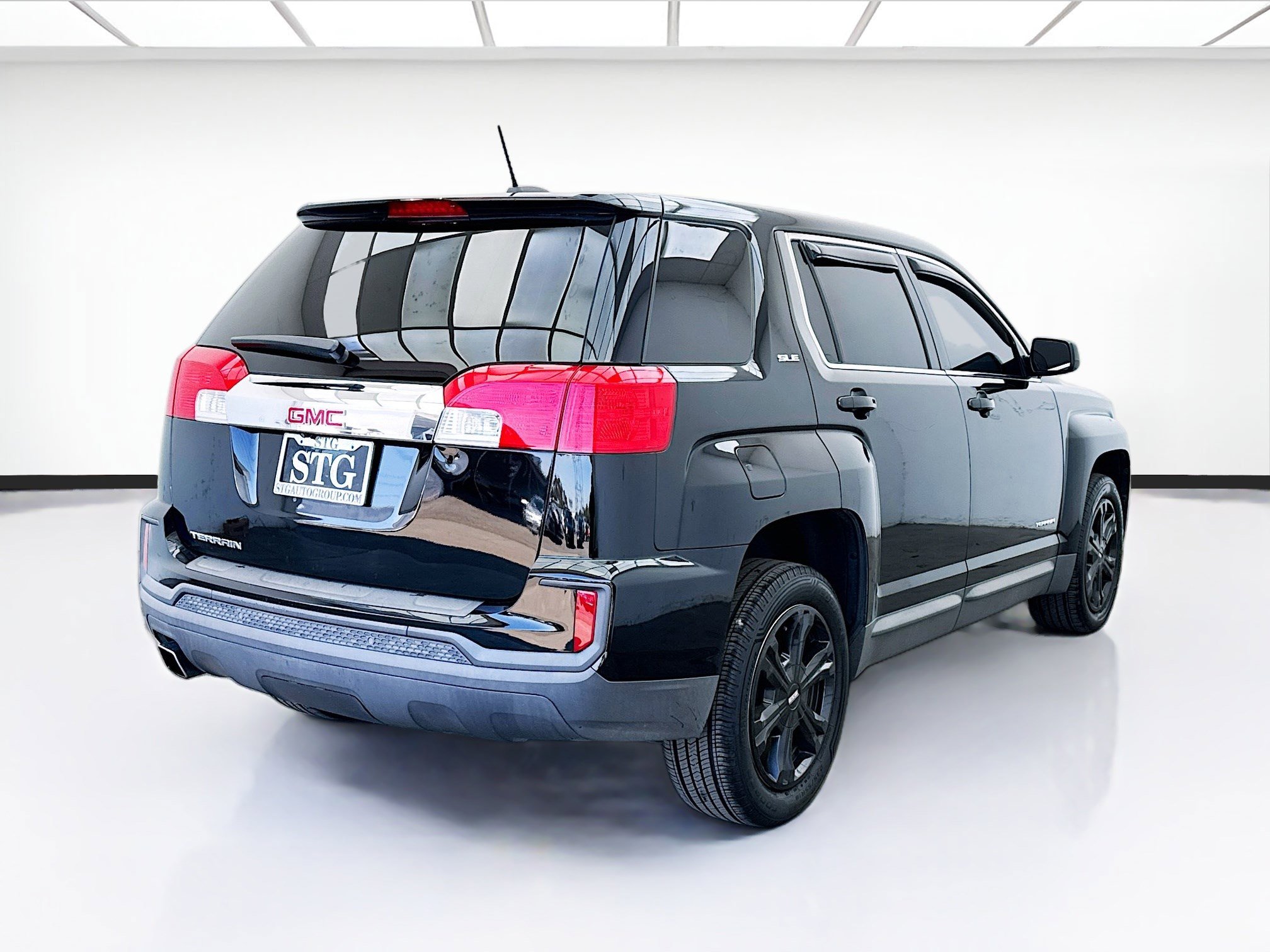 Used 2017 GMC Terrain SLE image 4