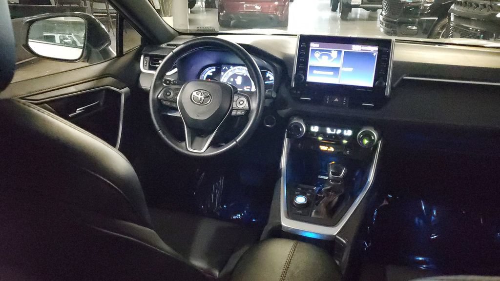 Used 2022 Toyota RAV4 XSE AWD/4WD image 13