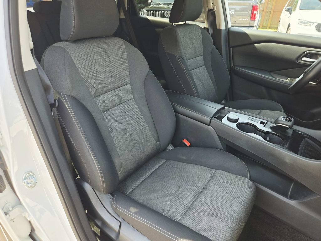 Used 2024 Nissan Rogue SV AWD/4WD image 15