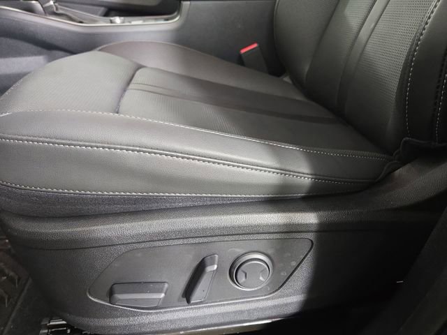 Certified 2025 Kia Sorento S image 32