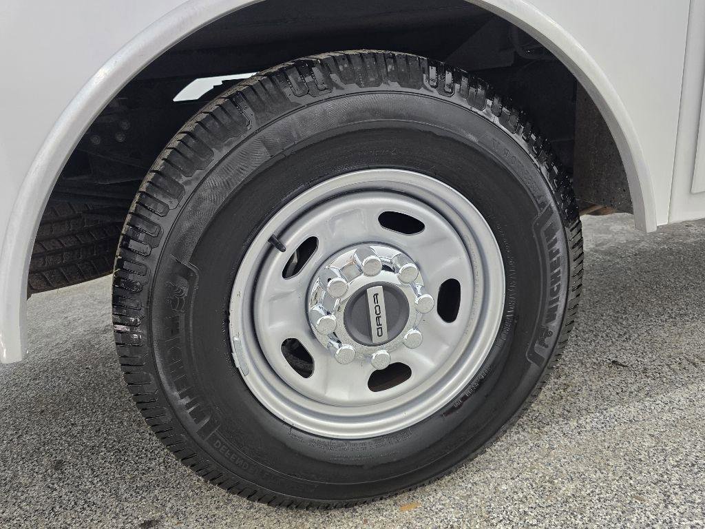 Used 2022 Ford F350 XL w/ Power Equipment Group image 29