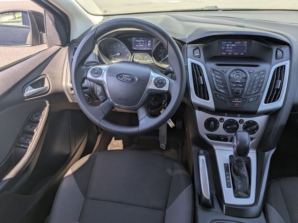 Used 2014 Ford Focus SE w/ SE Winter Package image 15