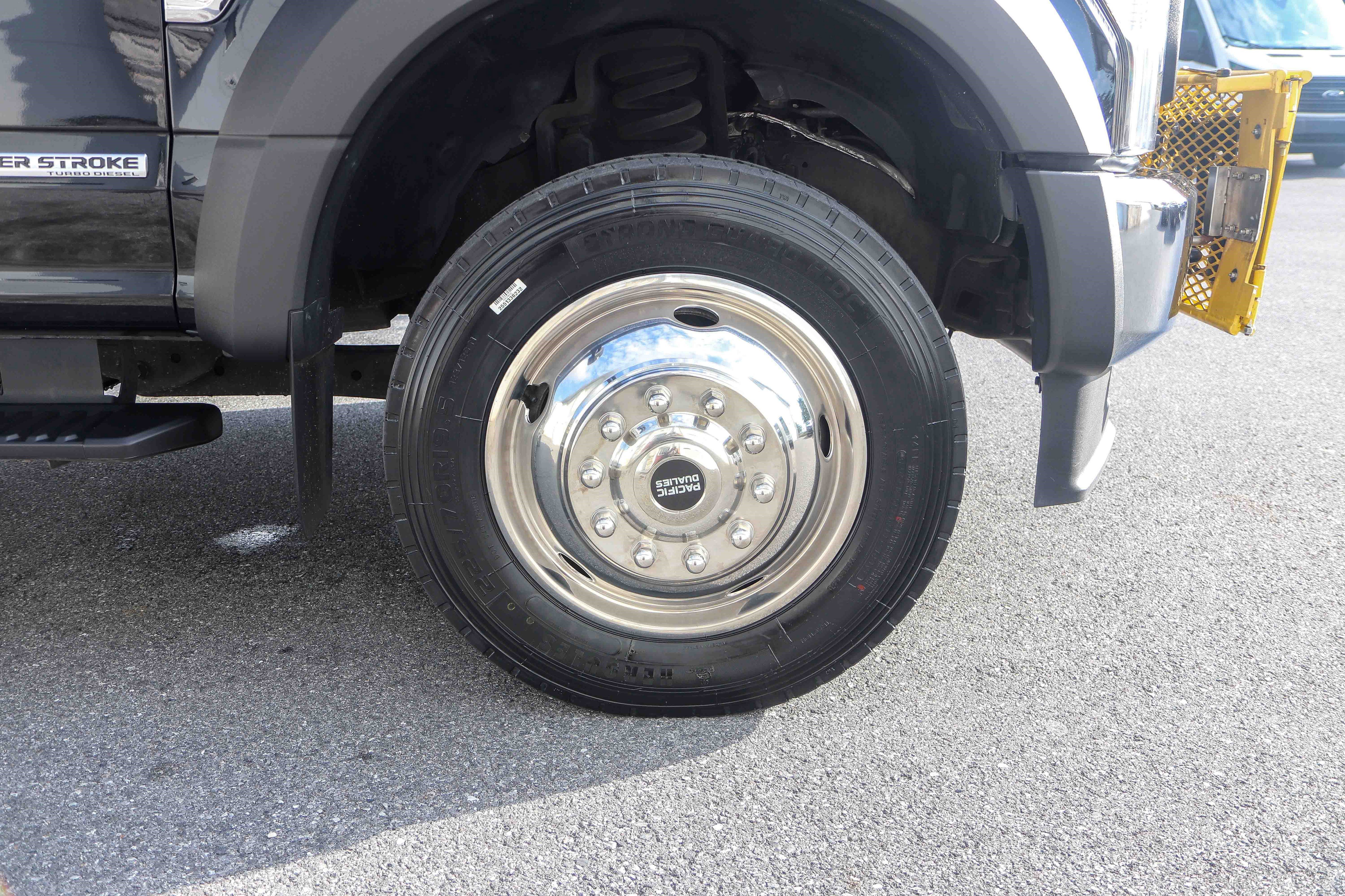 Used 2022 Ford F550 4x4 Regular Cab Super Duty w/ Power Equipment Group image 30