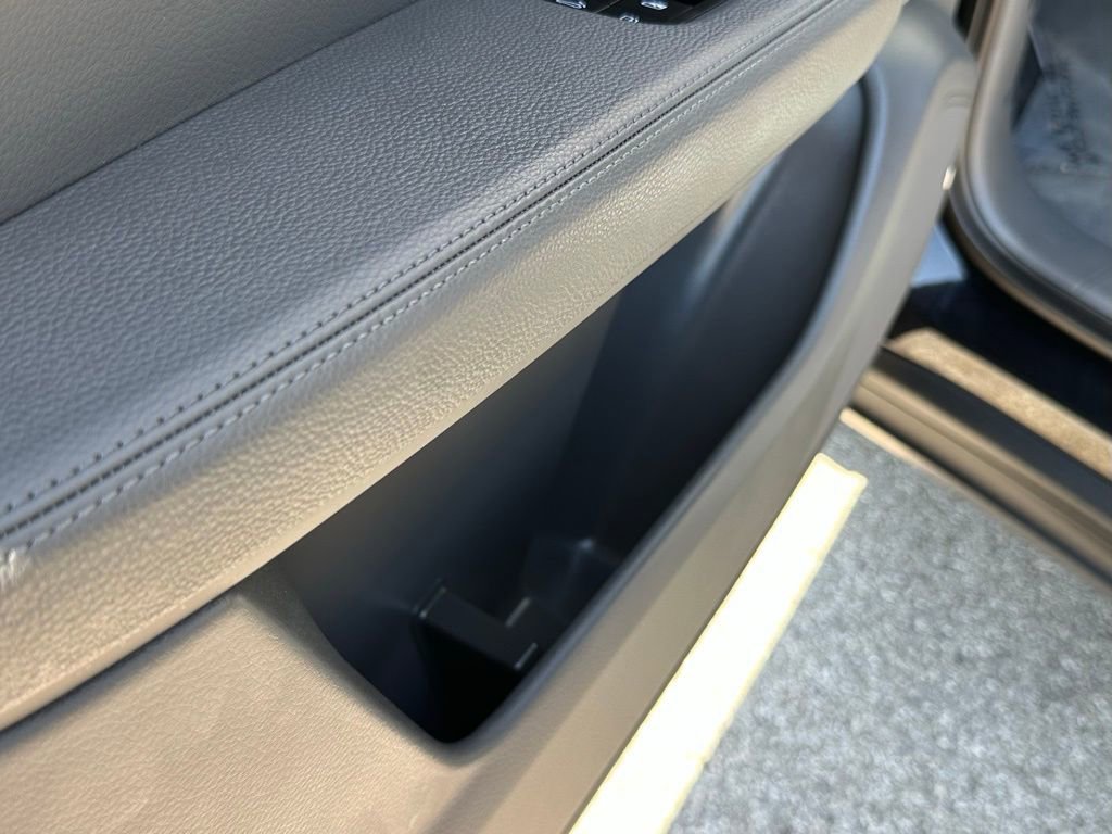 Used 2022 Porsche Cayenne E-Hybrid Coupe image 18