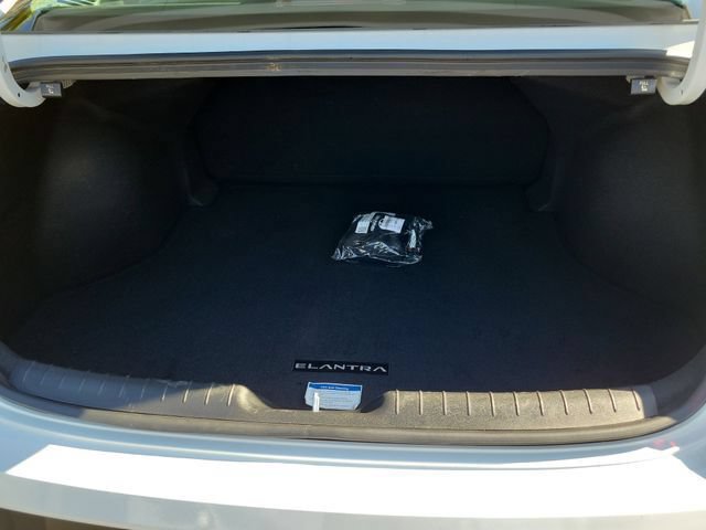 Certified 2026 Hyundai Elantra Hybrid FWD image 26