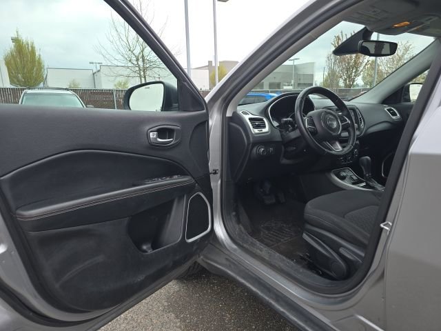 Used 2017 Jeep Compass Sport w/ Cold Weather Group image 15