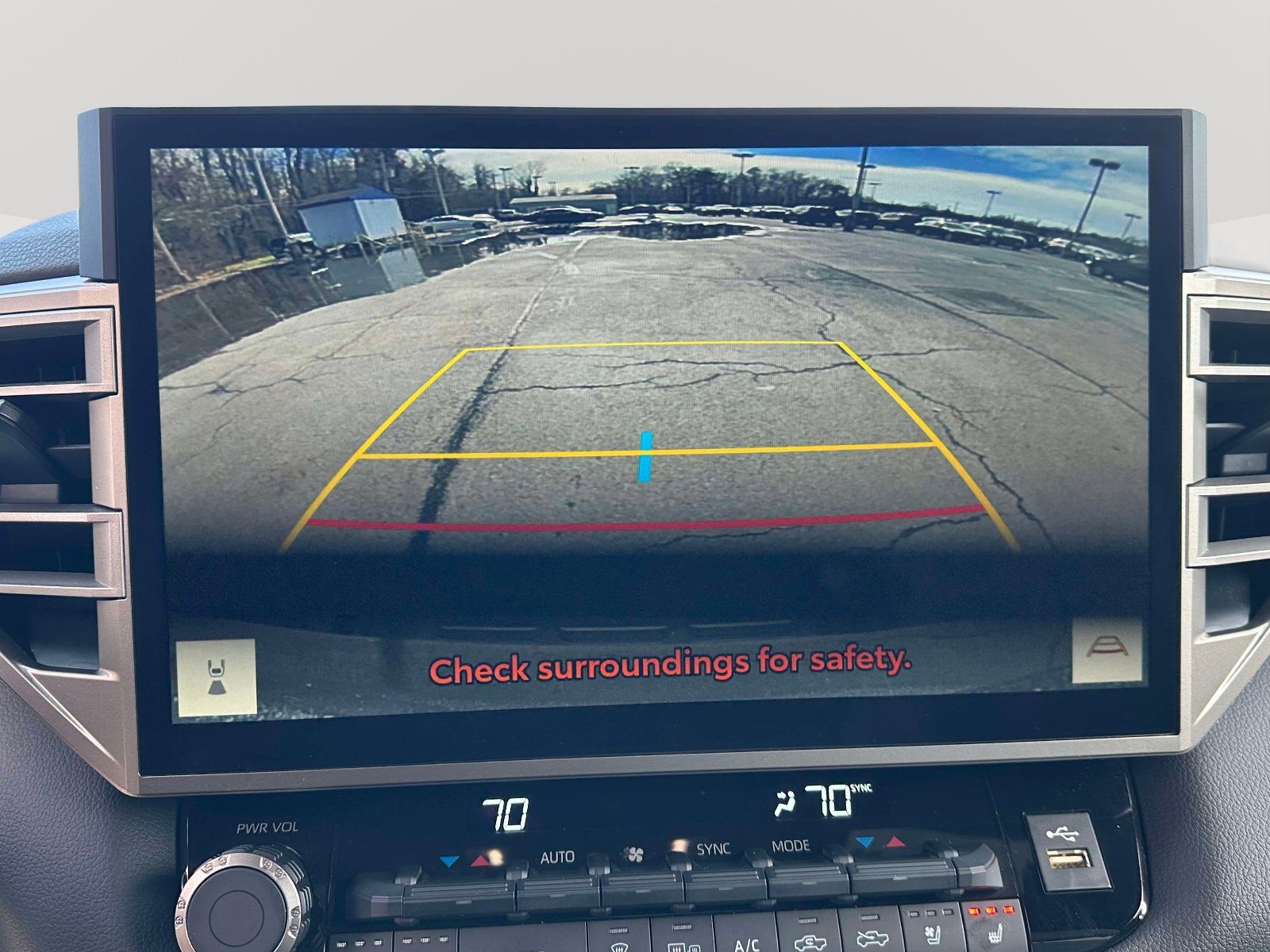 Used 2025 Toyota Tundra Limited image 12