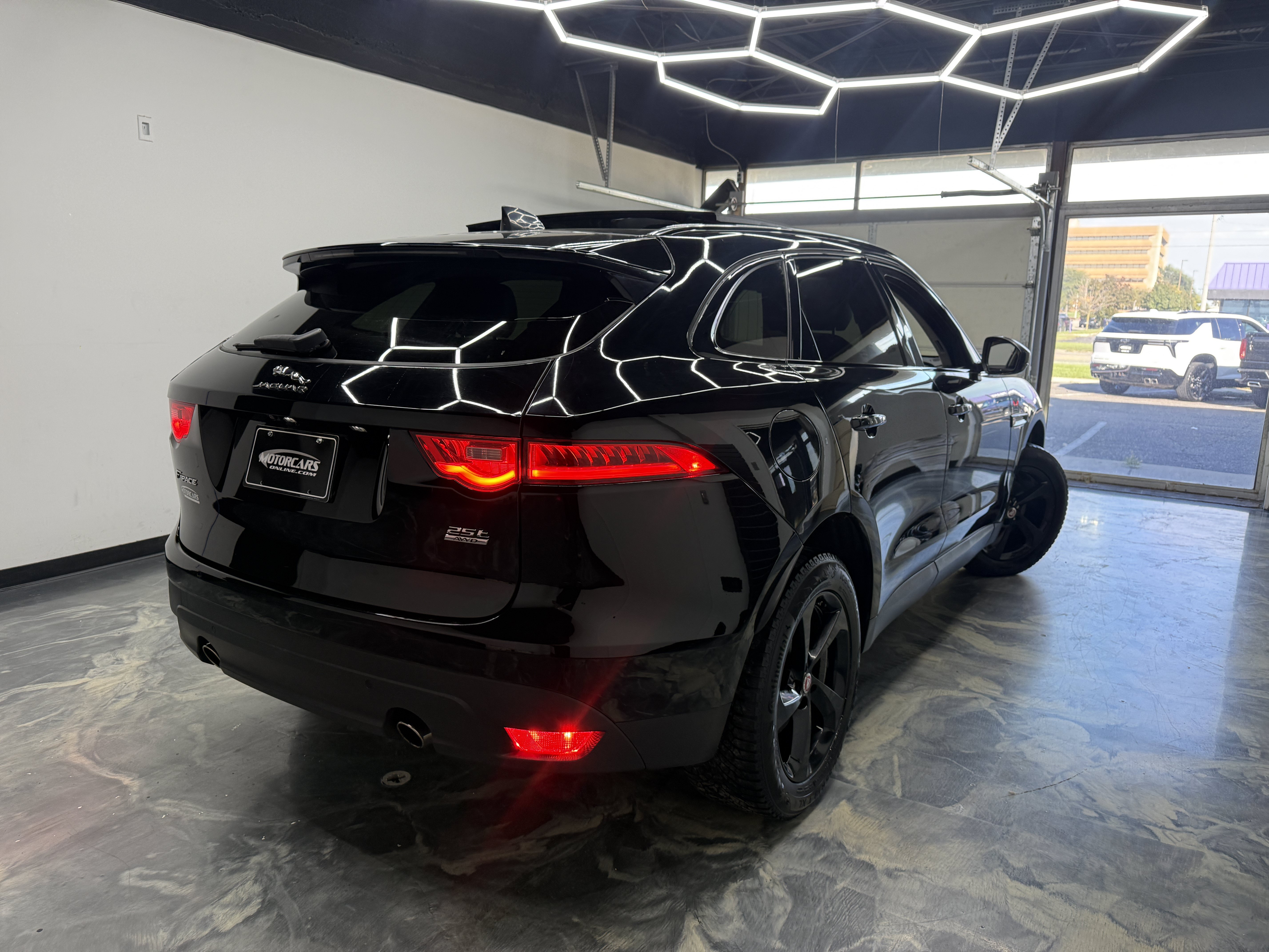 Used 2020 Jaguar F-PACE Prestige AWD/4WD image 3