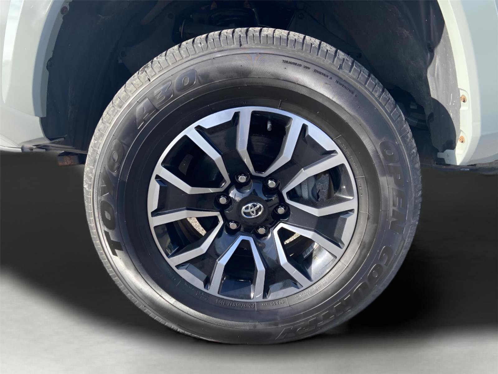 Used 2022 Toyota Tacoma TRD Sport image 16