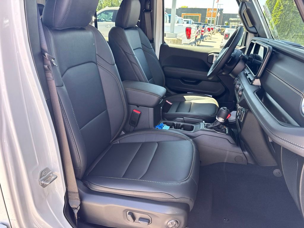 New 2026 Jeep Gladiator Sport AWD/4WD image 32