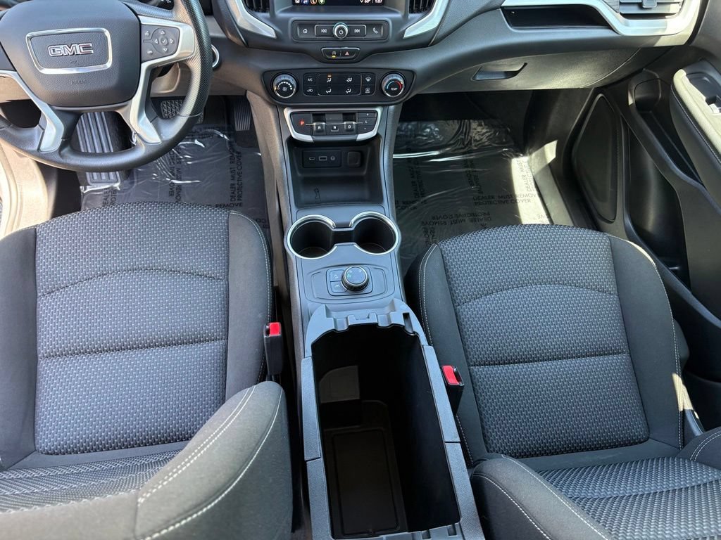 Used 2024 GMC Terrain SLE AWD/4WD image 17