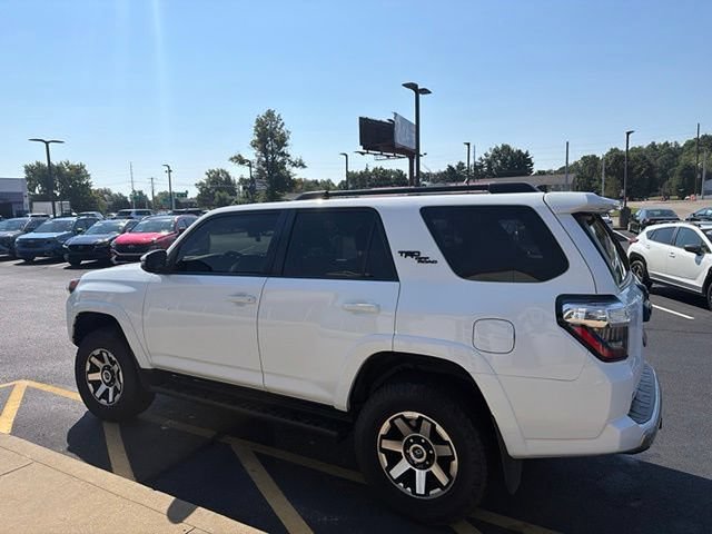 Certified 2022 Toyota 4Runner TRD Off-Road Premium AWD/4WD image 13
