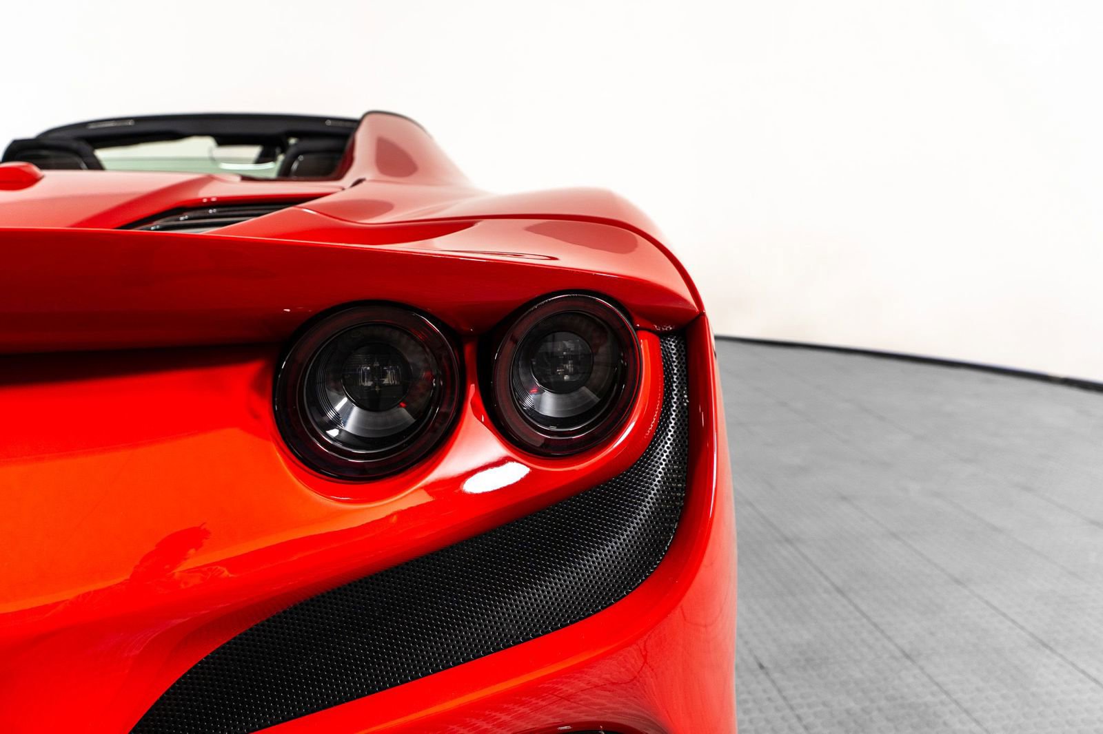 Certified 2021 Ferrari F8 Tributo Base image 18