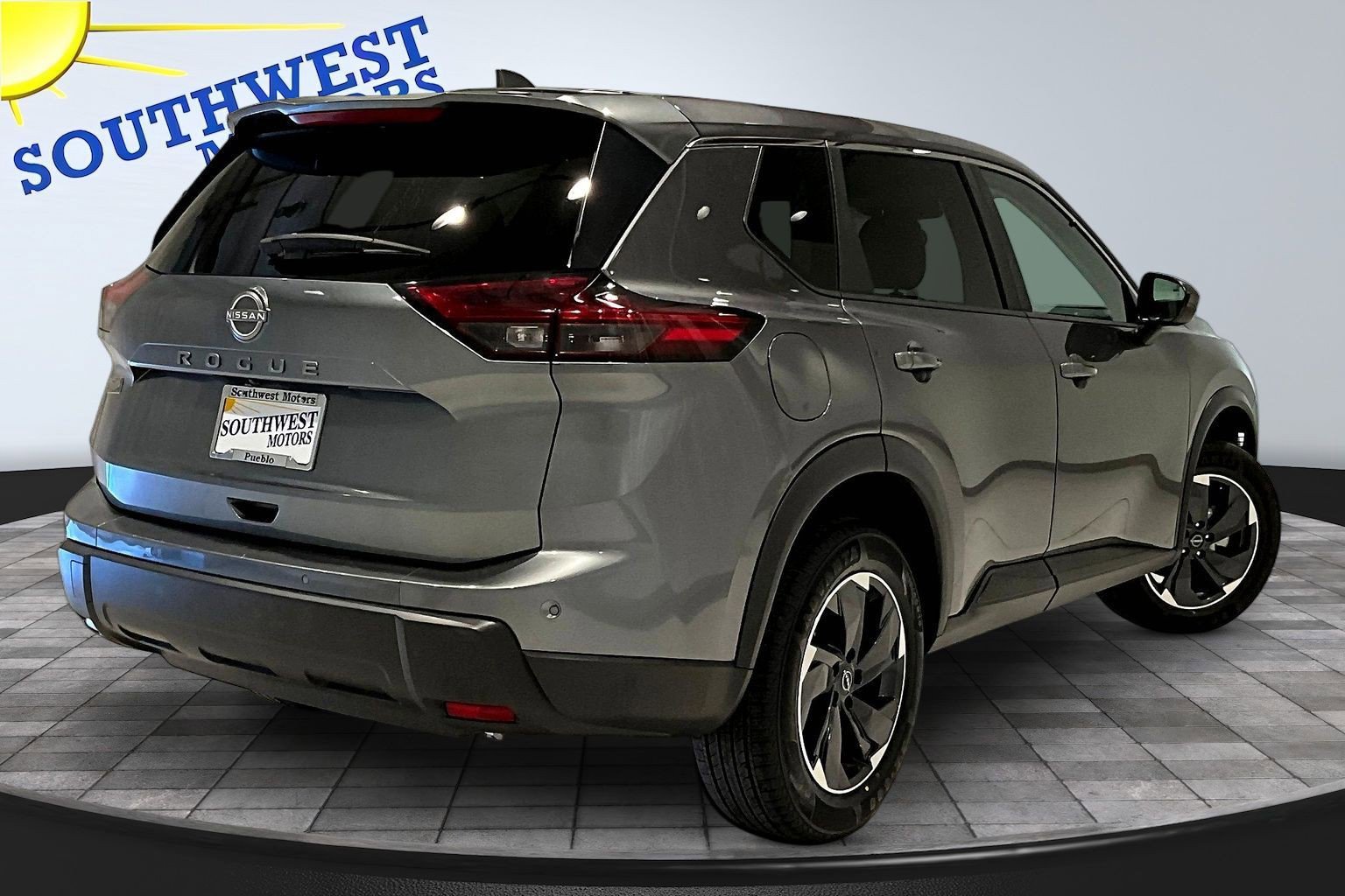 Used 2025 Nissan Rogue SV FWD image 6