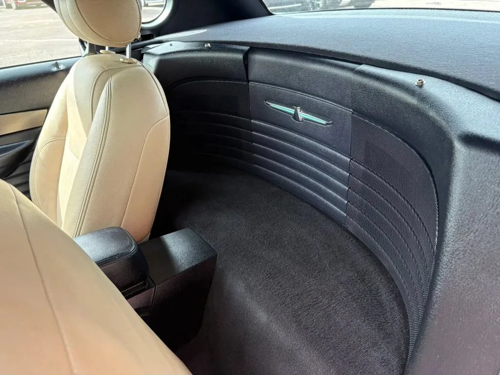 Used 2004 Ford Thunderbird RWD image 10