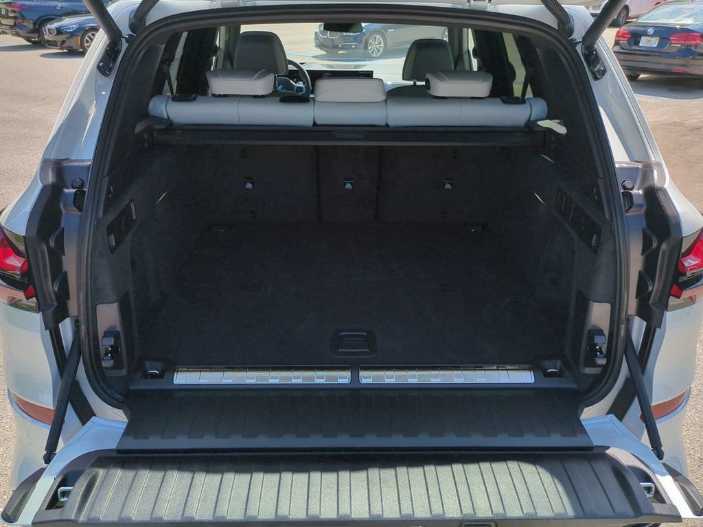 New 2026 BMW X5 xDrive50e w/ M Sport Package AWD/4WD image 13