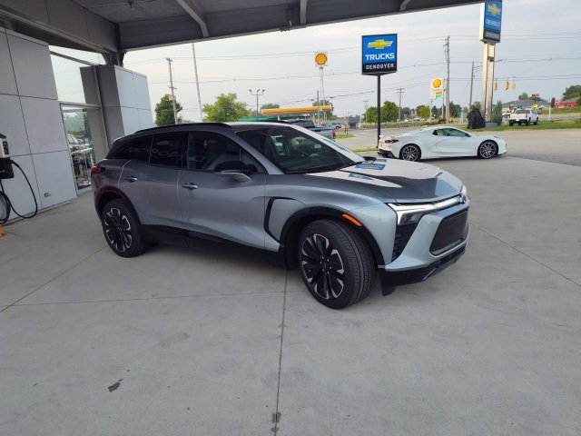 New 2025 Chevrolet Blazer EV RS image 3