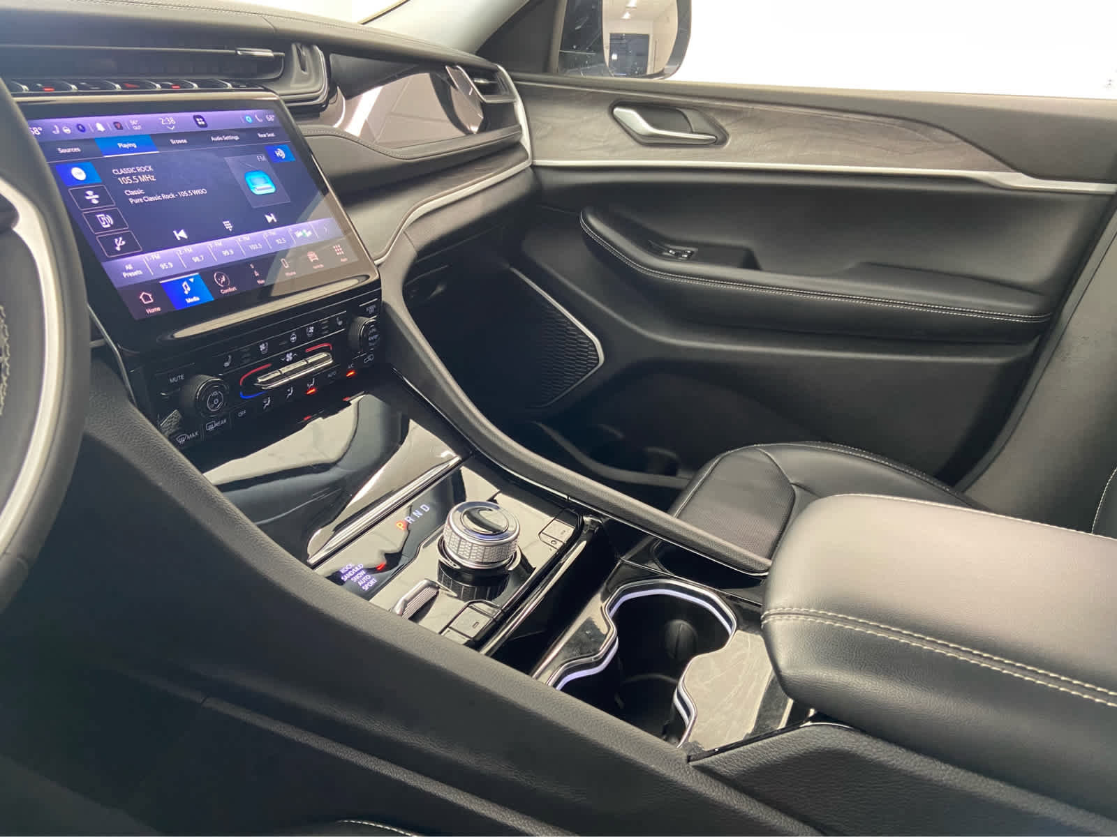 Used 2022 Jeep Grand Cherokee Limited 4xe w/ Rear Seat Video Group 1 image 40