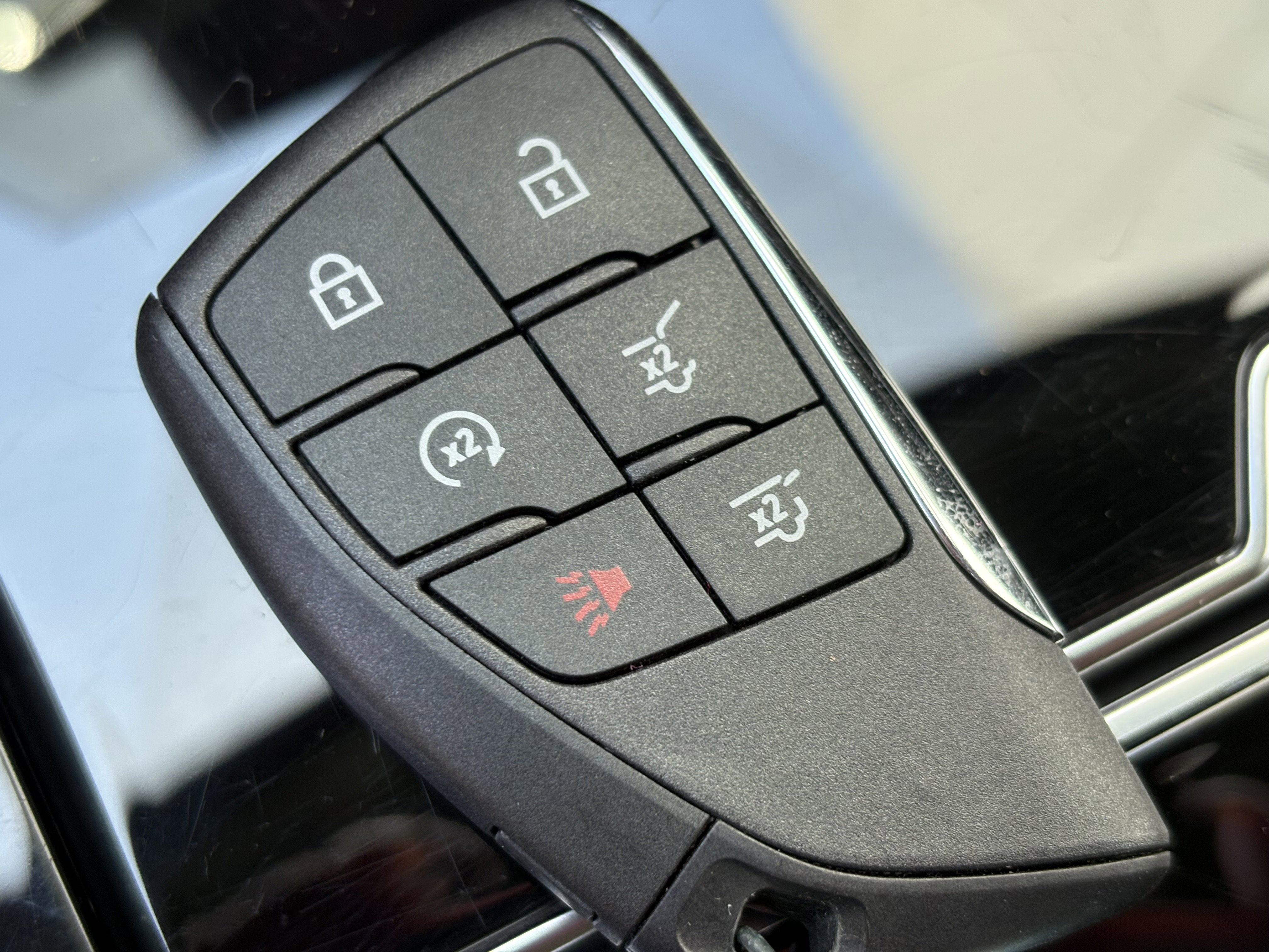 Used 2025 GMC Yukon XL Denali AWD/4WD image 30