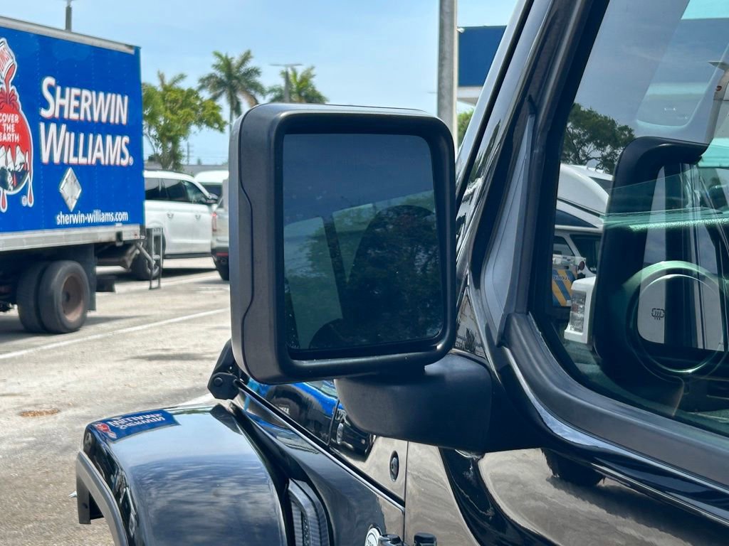 Used 2019 Jeep Wrangler Unlimited Sahara AWD/4WD image 14