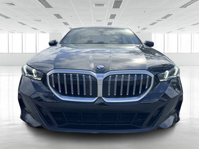 Certified 2025 BMW 530i video 2