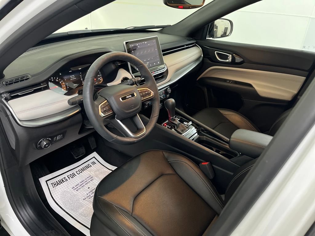 Used 2025 Jeep Compass Limited image 26