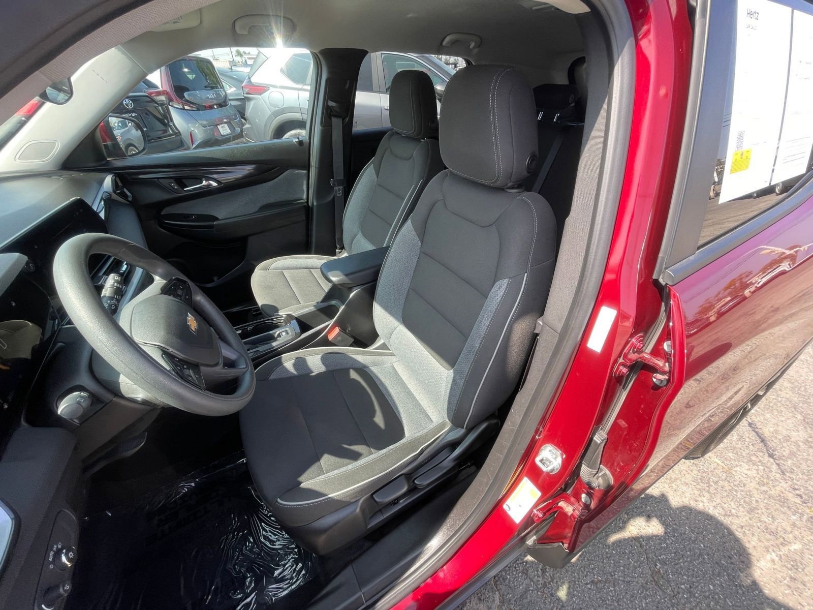 Used 2025 Chevrolet TrailBlazer LT FWD image 37