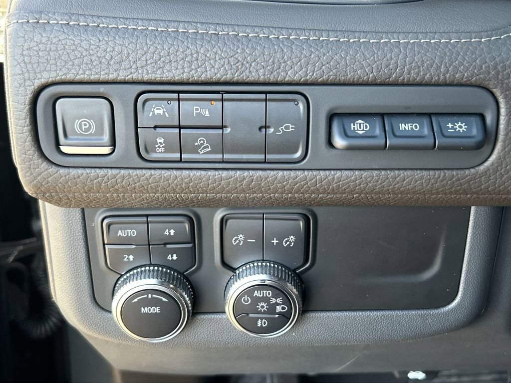 Used 2021 GMC Yukon XL Denali image 18