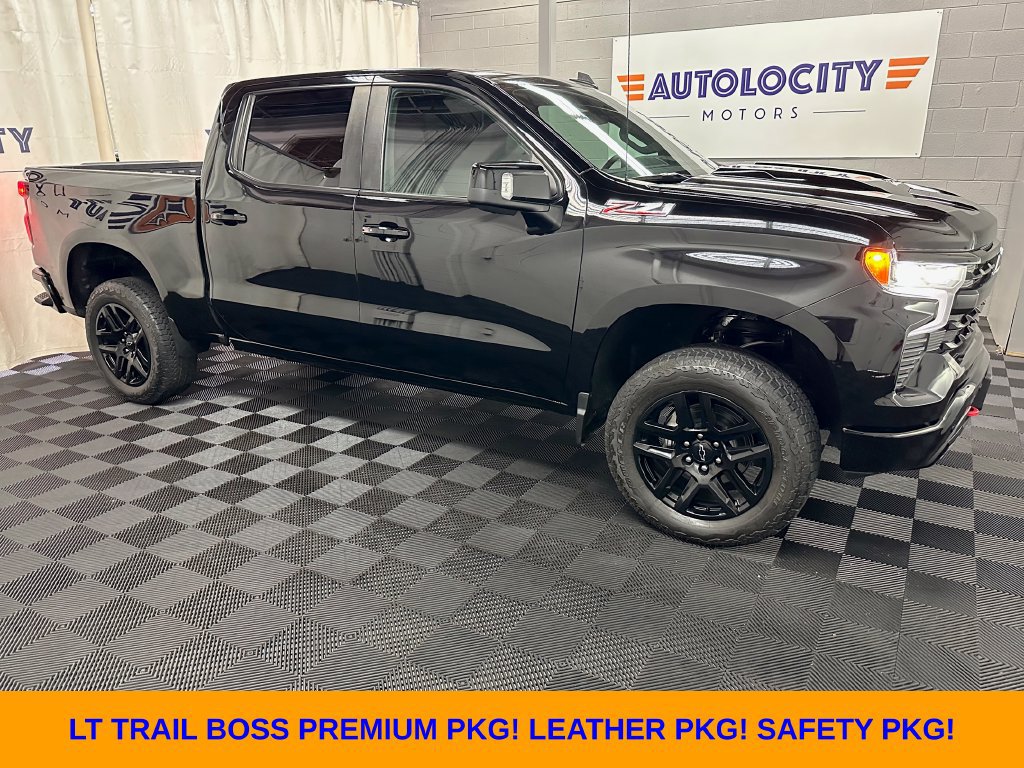 Used 2025 Chevrolet Silverado 1500 LT Trail Boss w/ LT Trail Boss Premium Package AWD/4WD image 1