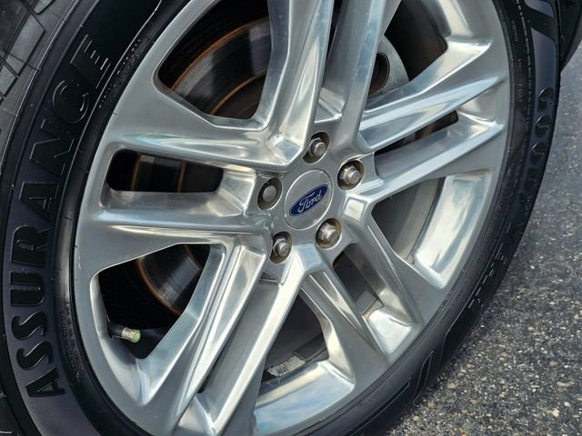 Used 2017 Ford Explorer XLT w/ Equipment Group 202A FWD image 7