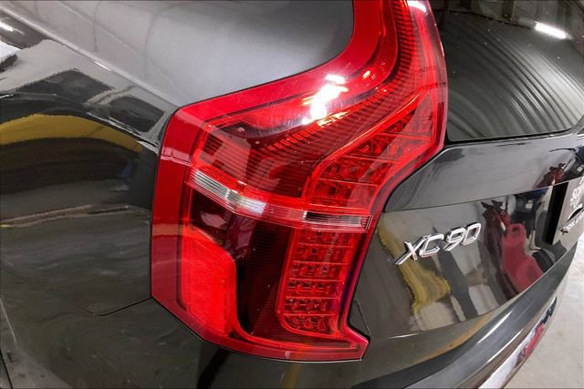 Certified 2023 Volvo XC90 B6 Ultimate w/ Lounge Package image 32
