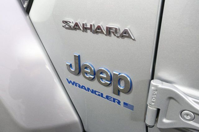 Used 2023 Jeep Wrangler Unlimited Sahara w/ Cold Weather Group image 8