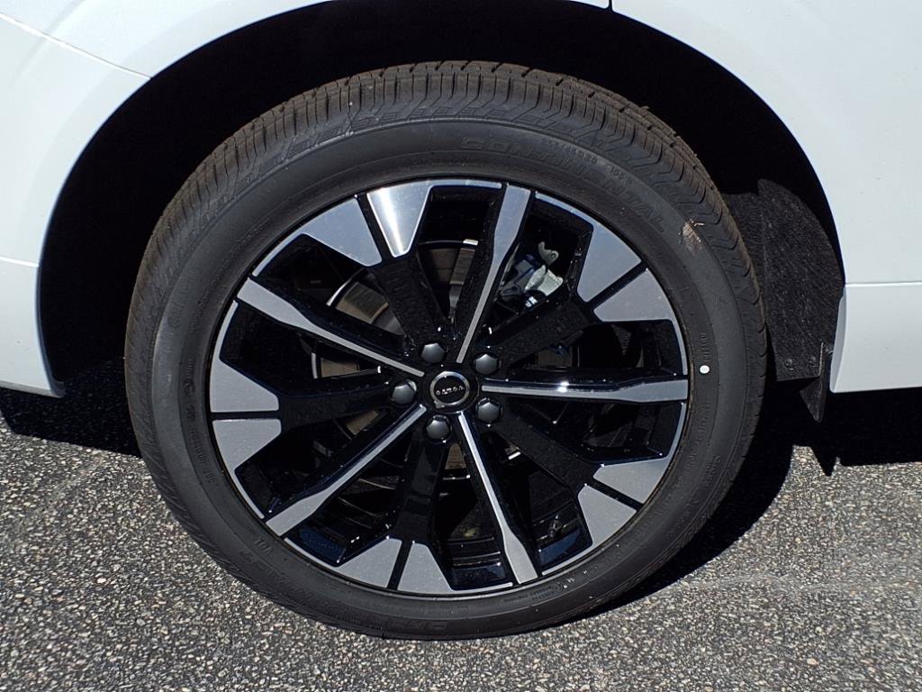 New 2026 Volvo XC60 B5 Plus w/ Protection Package Premier image 7