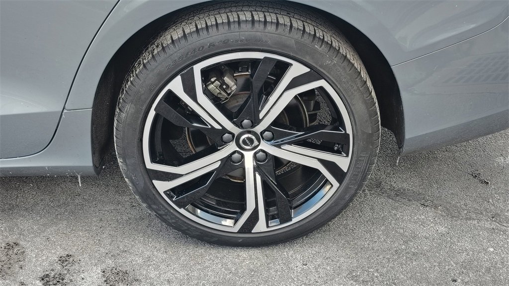 Certified 2023 Volvo S60 B5 Core w/ Climate Package image 28