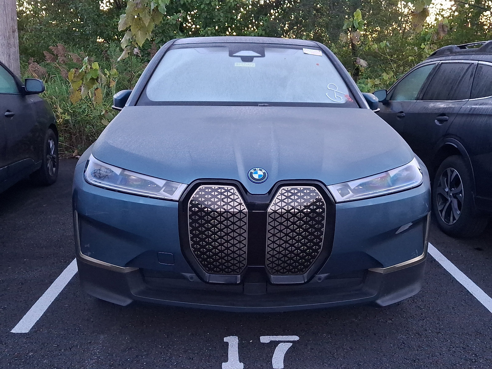 Used 2023 BMW iX xDrive50 AWD/4WD image 2